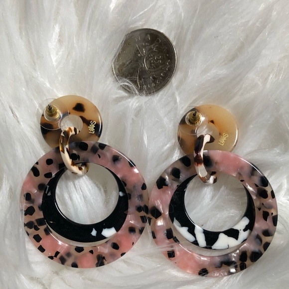 NWOT Lele Sadoughi Banded Triple Hoop Earrings Acrylic - Picture 3 of 5